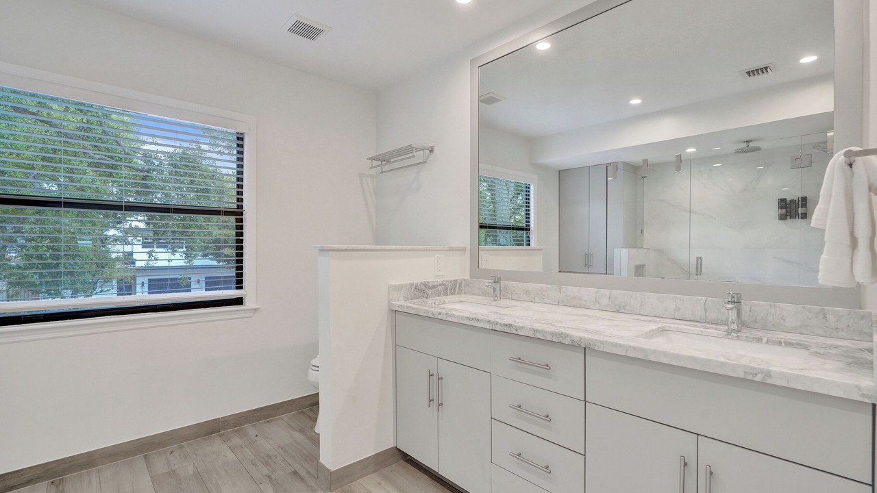 Photo of Bathroom in Colee Hammock