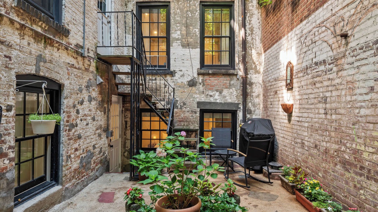 Photo of Outdoor in Hudson Square