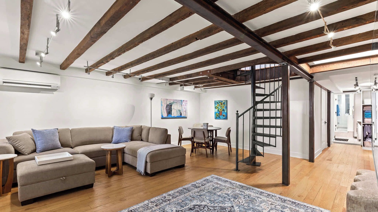 Photo of Livingroom in Hudson Square