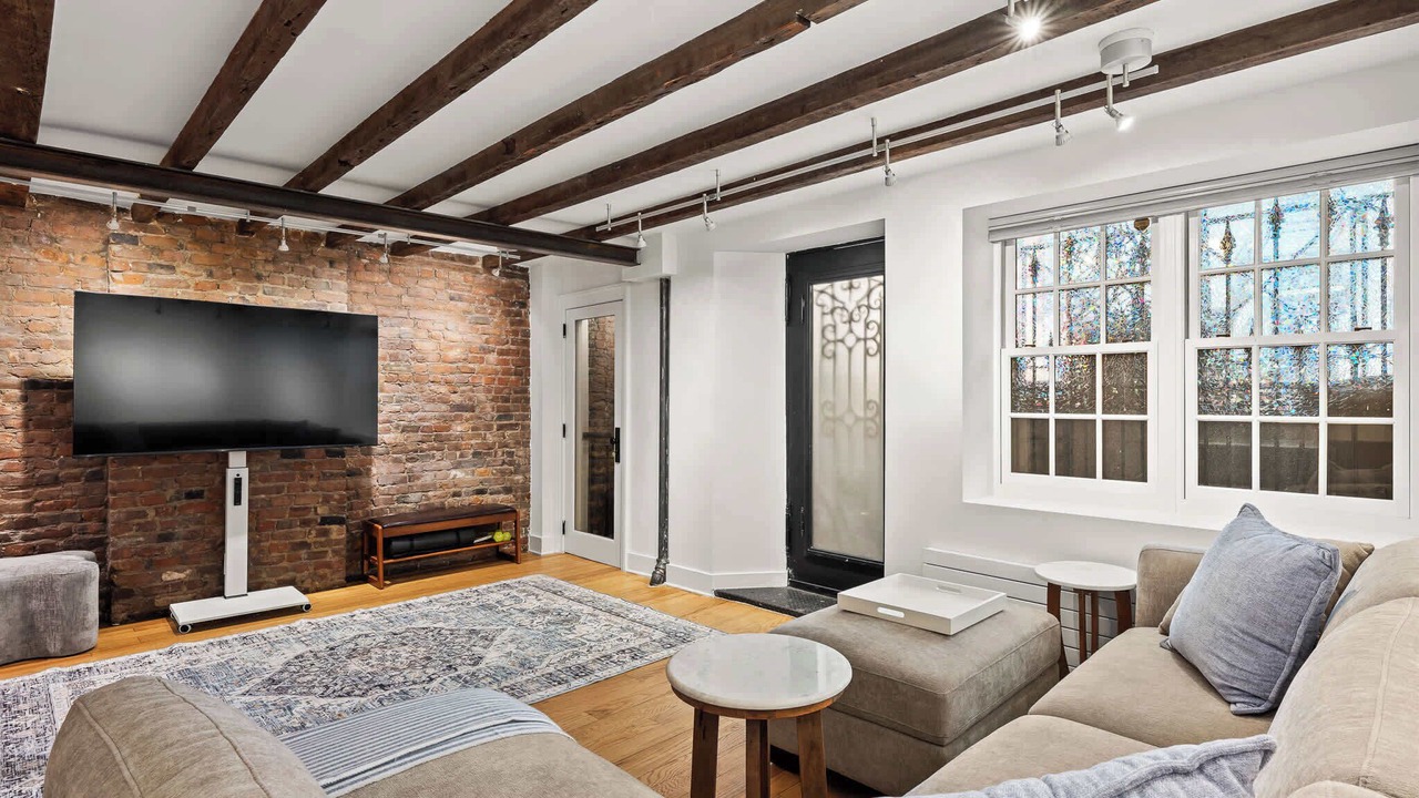 Photo of Livingroom in Hudson Square
