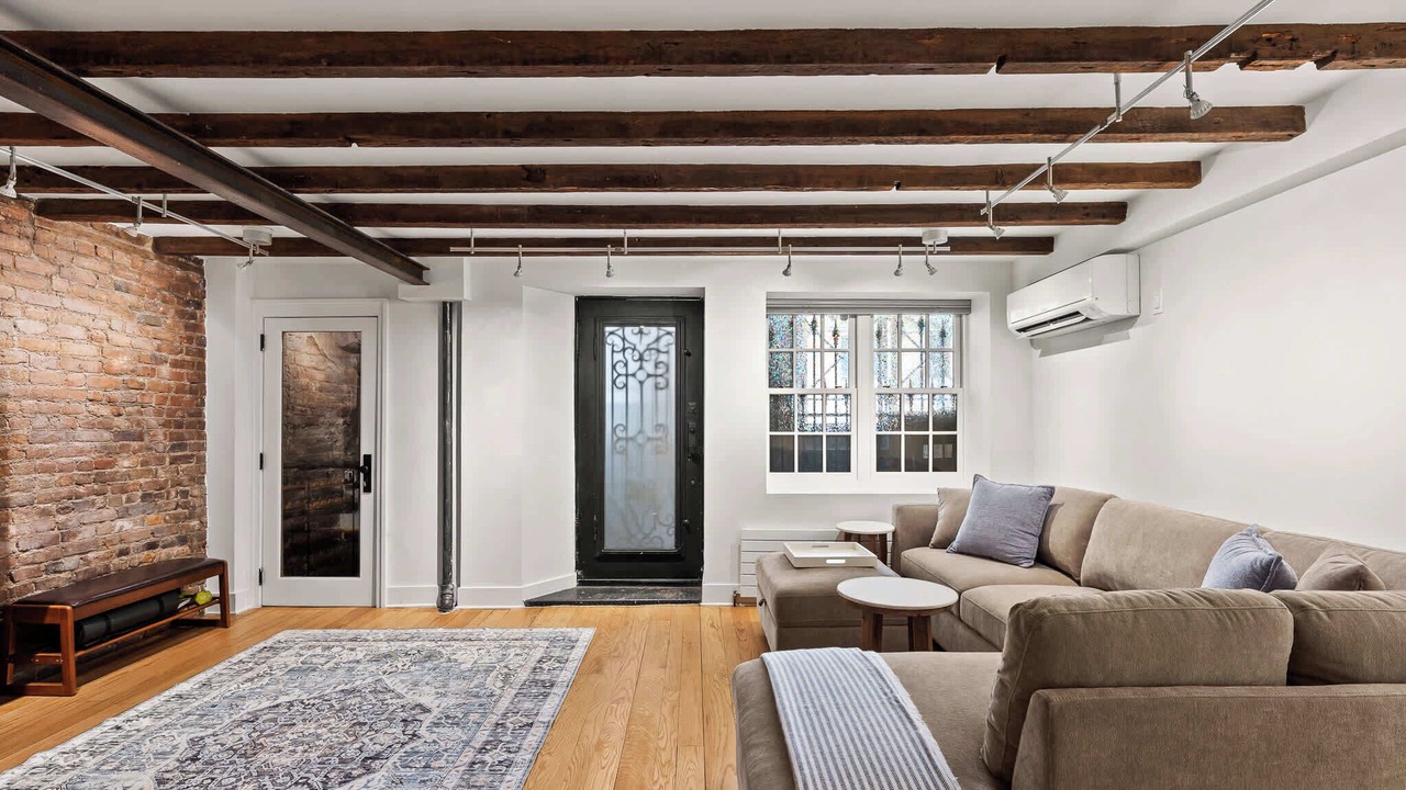 Photo of Livingroom in Hudson Square