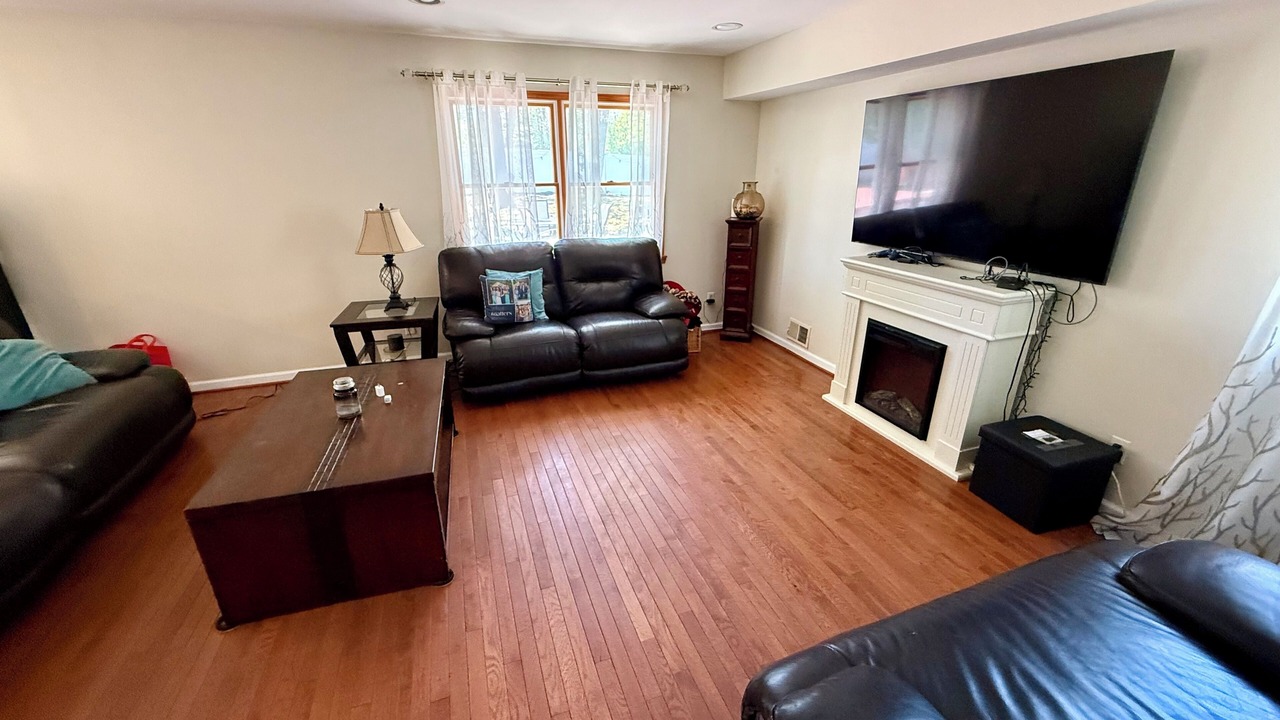 Photo of Livingroom in Neptune City