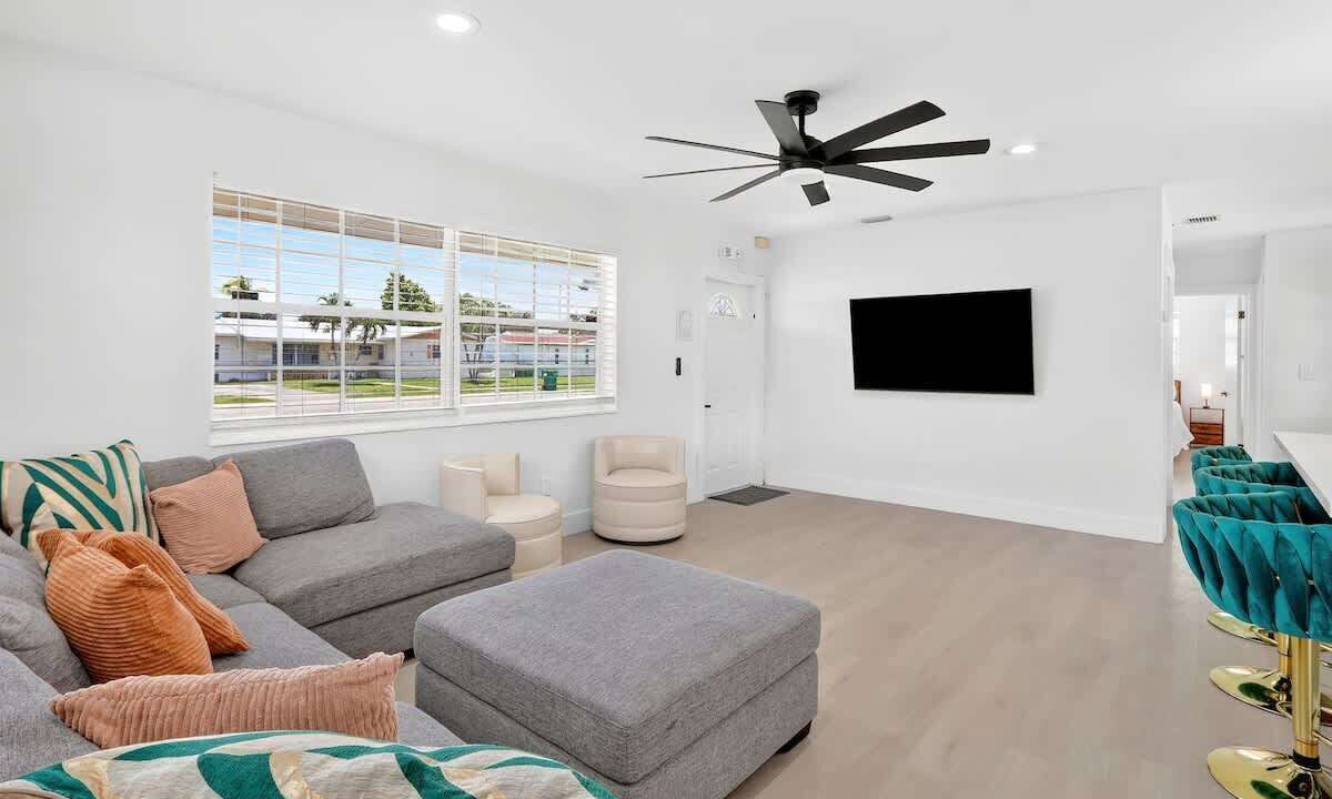 Photo of Bedroom in Miami Gardens