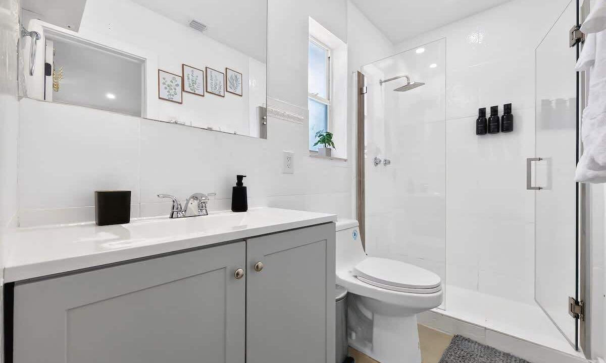 Photo of Bathroom in Miami Gardens