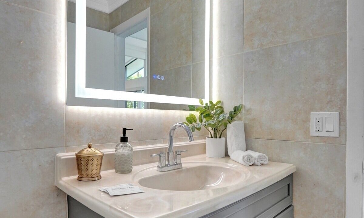 Photo of Bathroom in Hollywood Hills