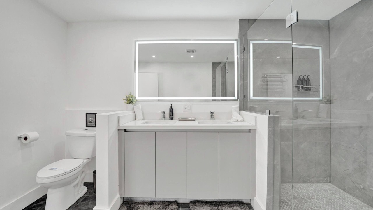 Photo of Bathroom in Hollywood Hills