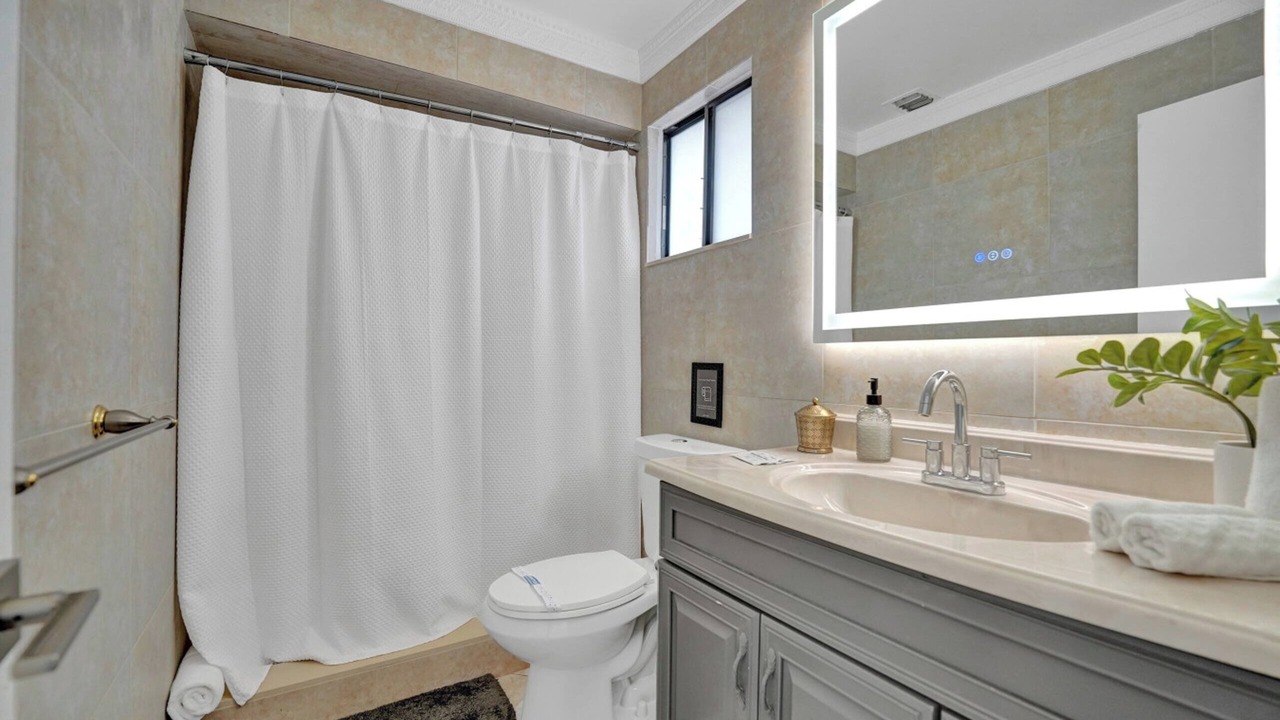Photo of Bathroom in Hollywood Hills