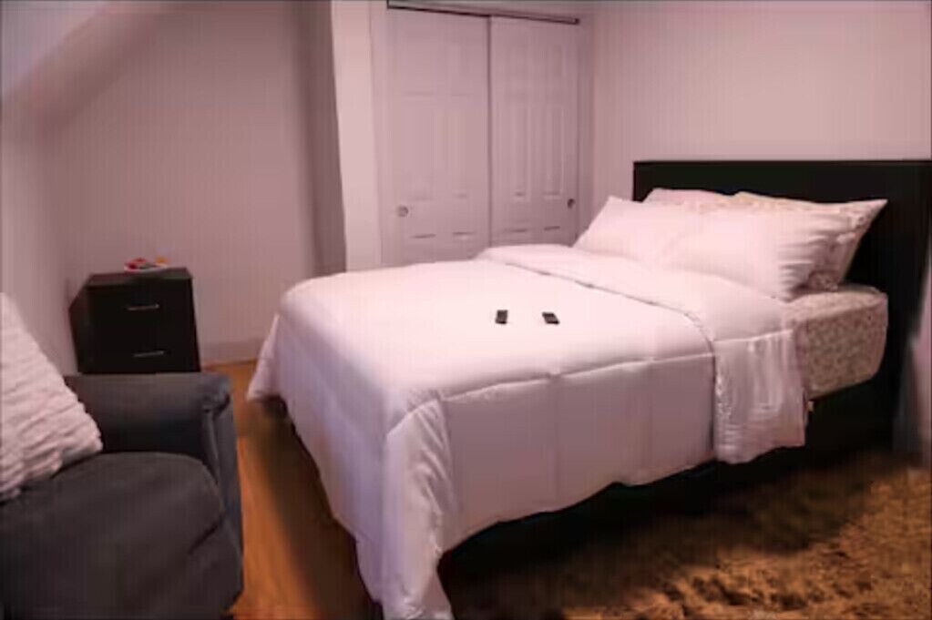 Photo of Bedroom in Forest Hill