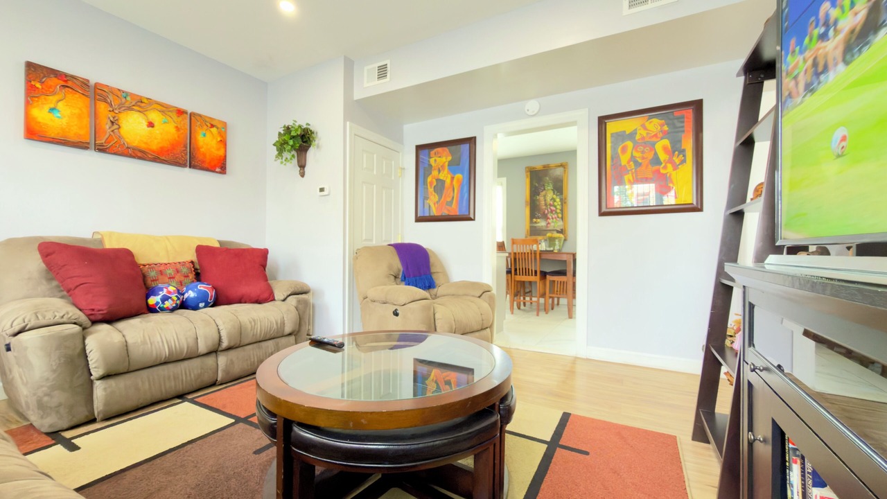 Photo of Livingroom in Ampere