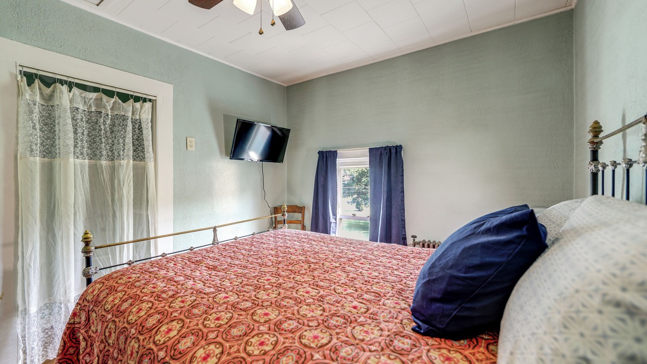 Photo of Bedroom in West Winfield