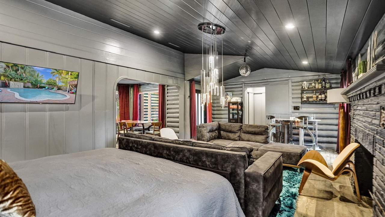 Photo of Bedroom in Wilton Manors