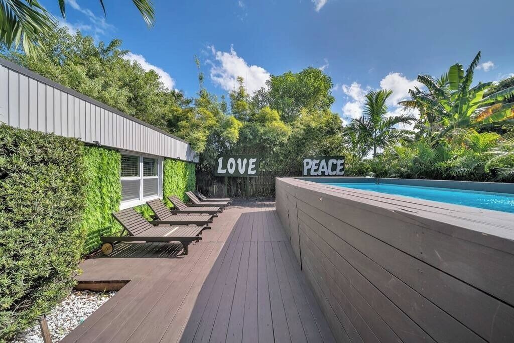 Photo of Outdoor in North Miami