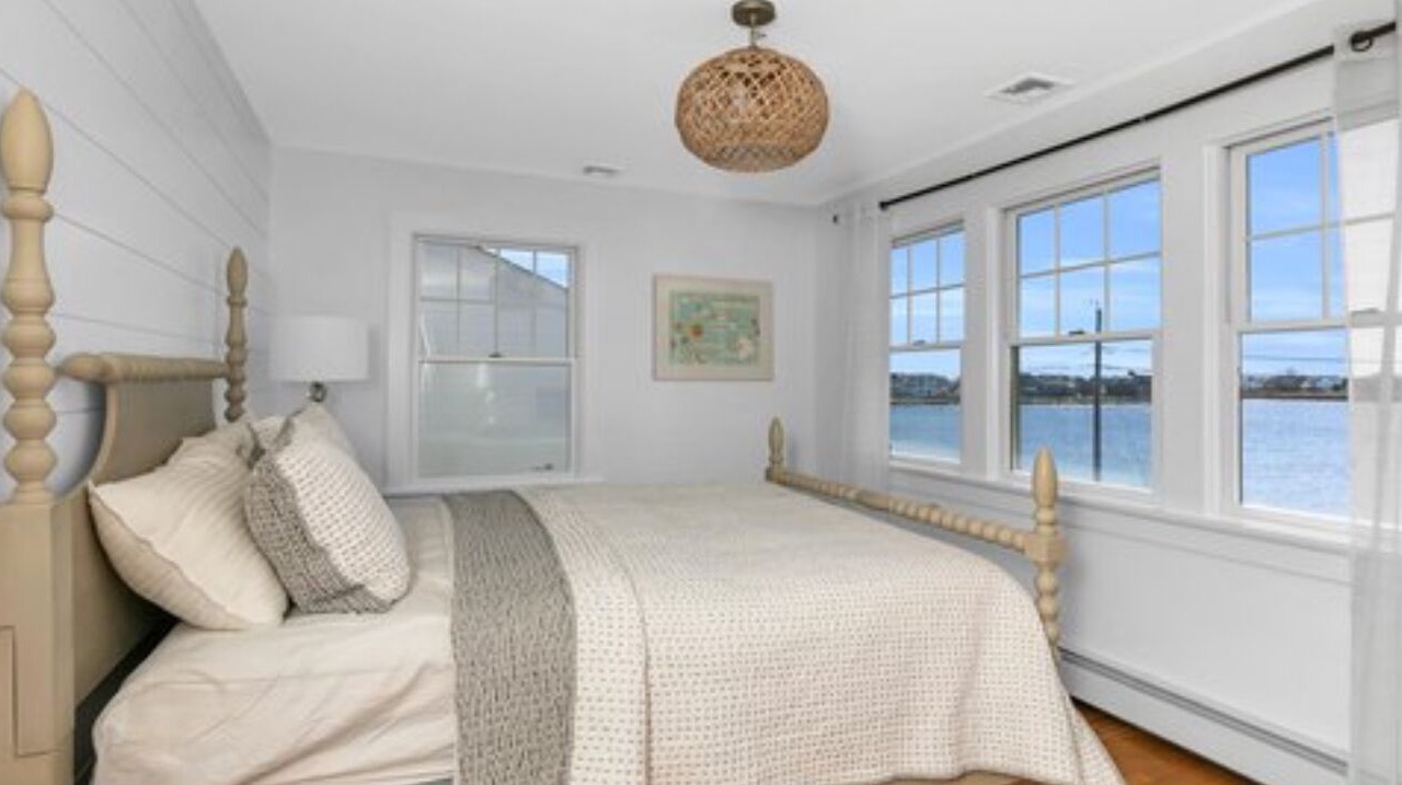 Photo of Bedroom in Spring Lake