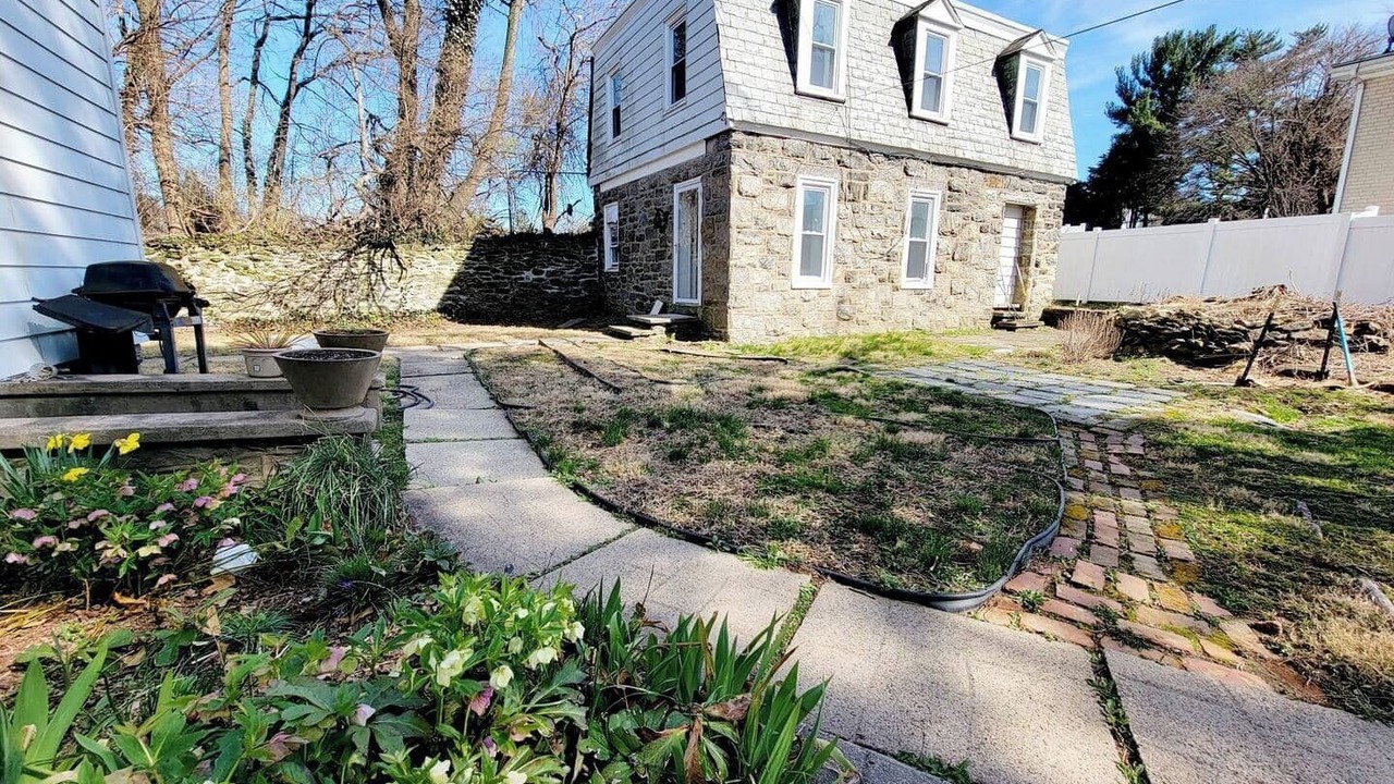 Photo of Patio Balcony in Elkins Park