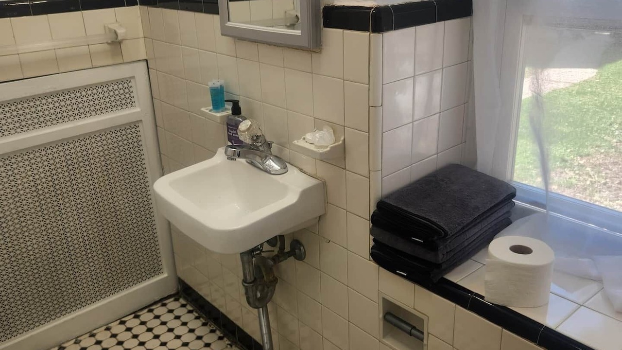 Photo of Bathroom in Elkins Park