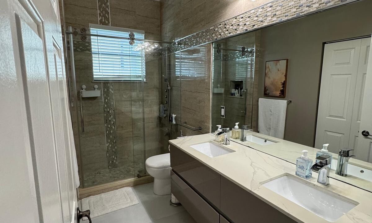 Photo of Bathroom in Davie