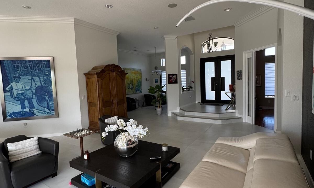 Photo of Livingroom in Davie