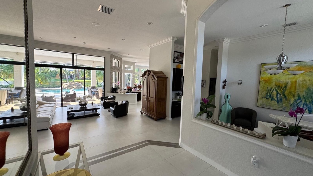 Photo of Livingroom in Davie