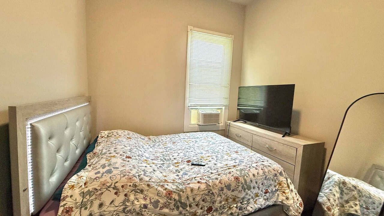 Photo of Bedroom in Guttenberg