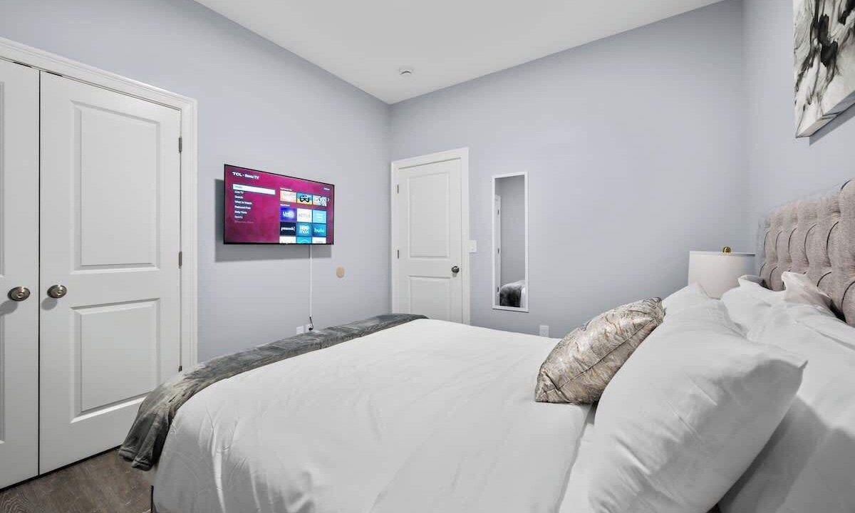 Photo of Bedroom in Forest Hill