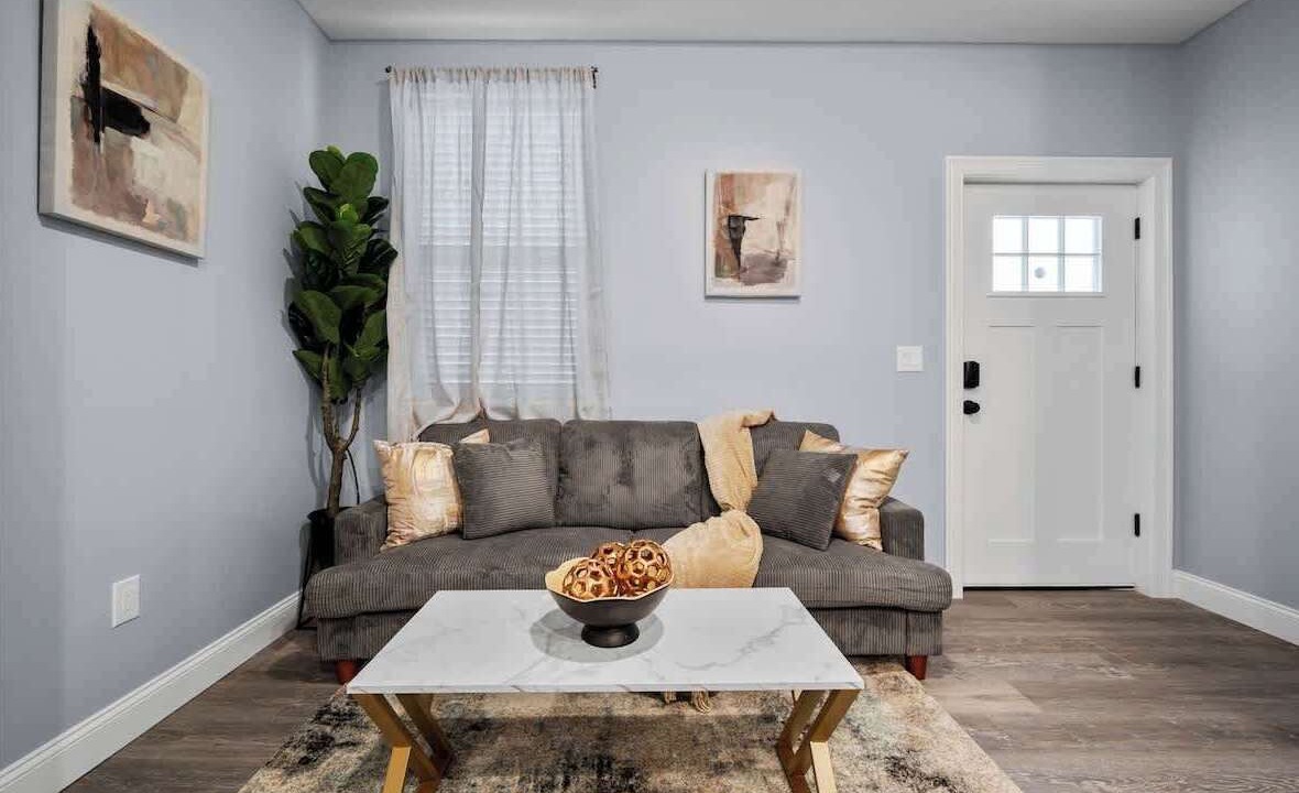 Photo of Livingroom in Forest Hill