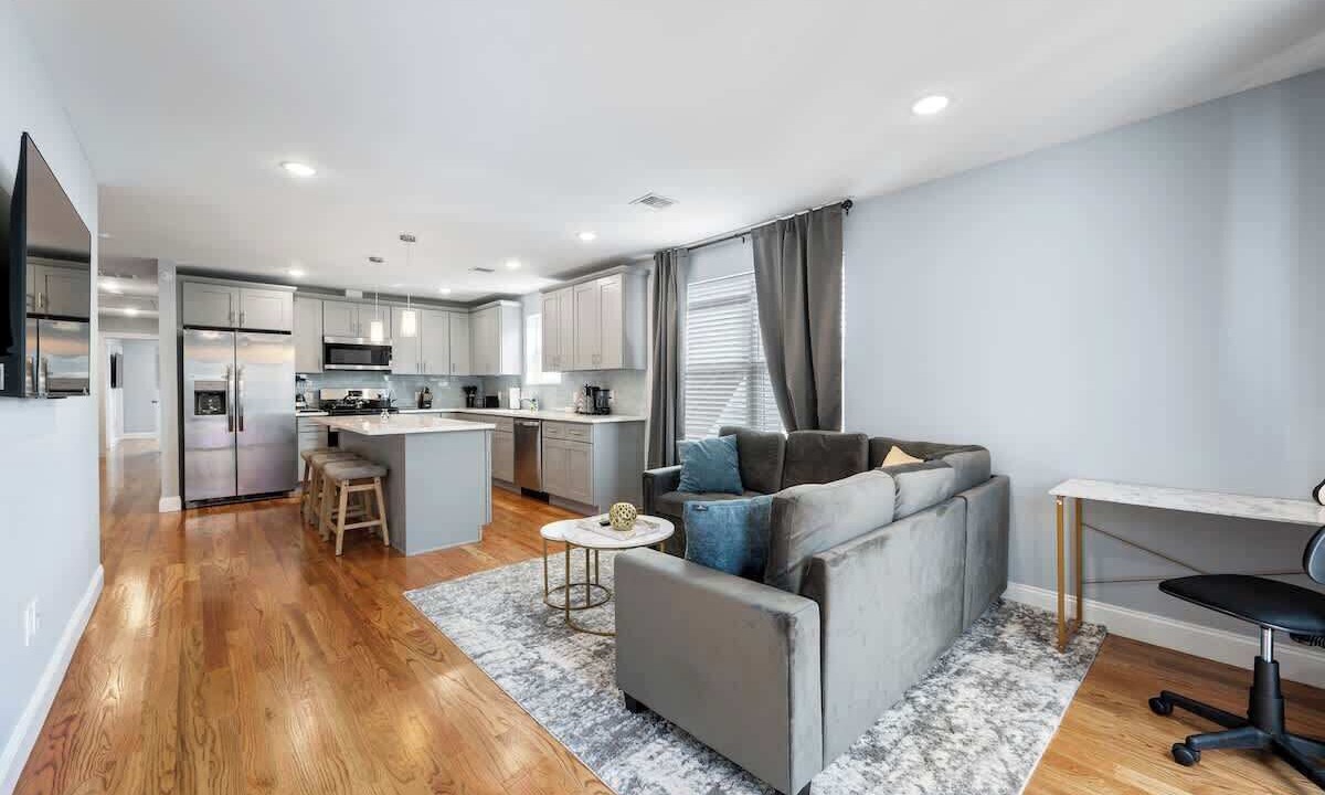 Photo of Livingroom in Forest Hill