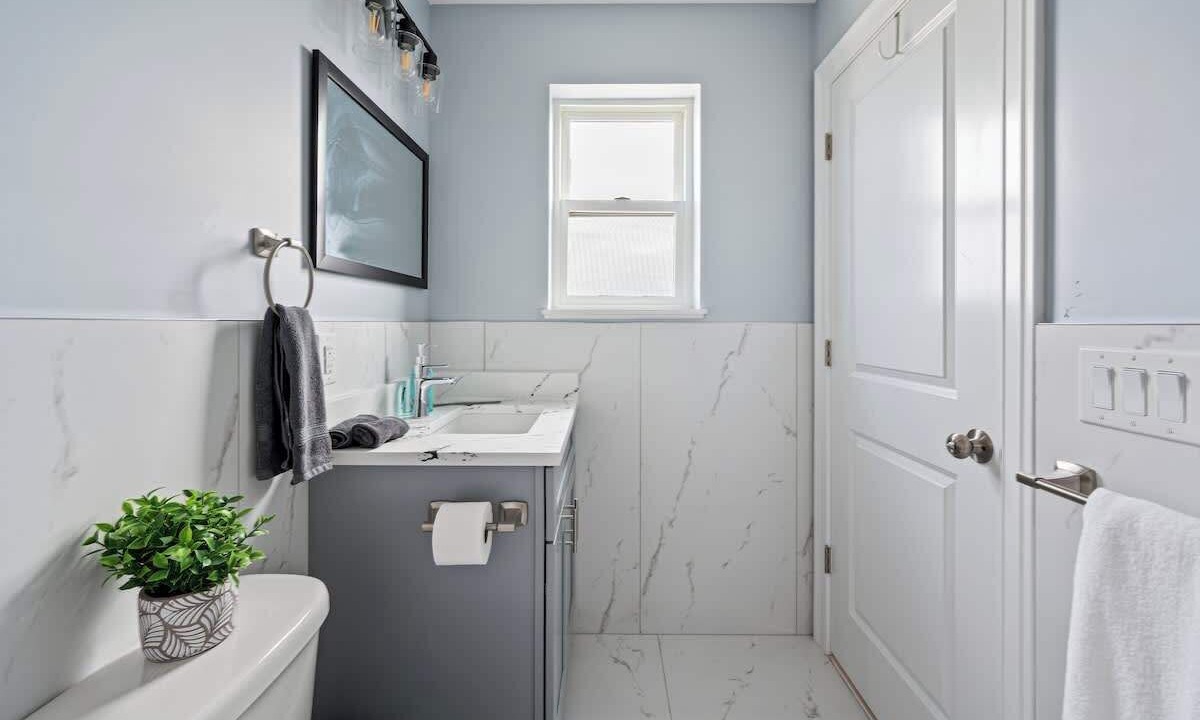 Photo of Bathroom in Forest Hill