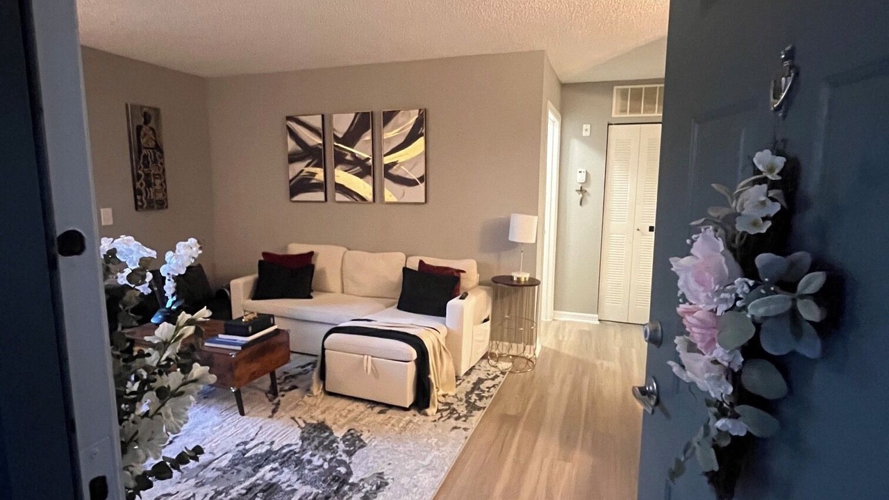 Photo of Livingroom in Davie