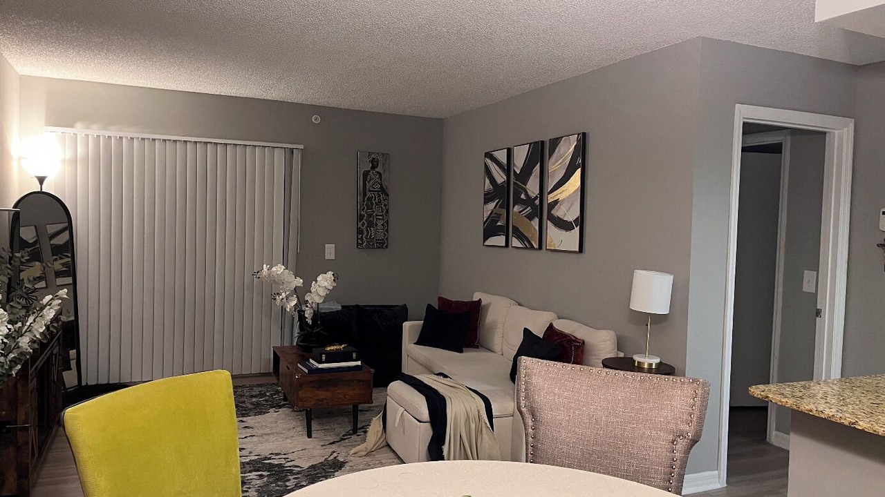 Photo of Livingroom in Davie
