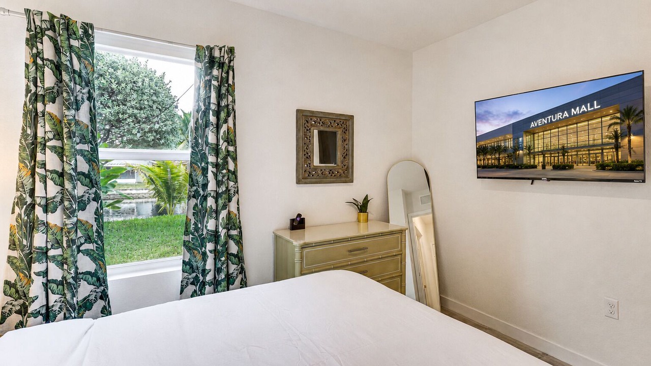 Photo of Bedroom in Miami Gardens