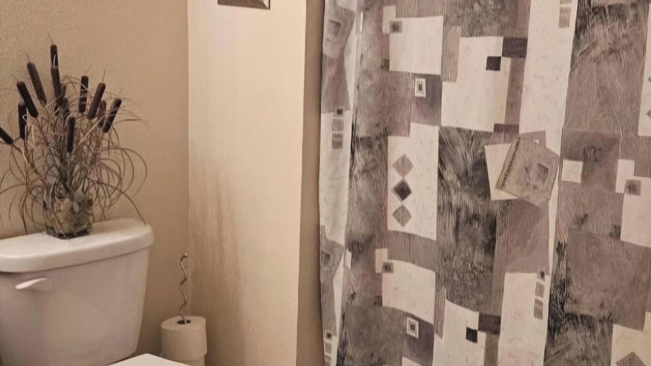 Photo of Bathroom in NoHo Arts District