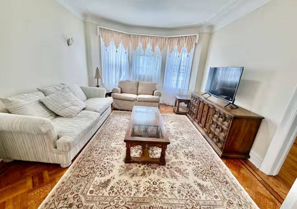 Photo of Livingroom in Constable Hook