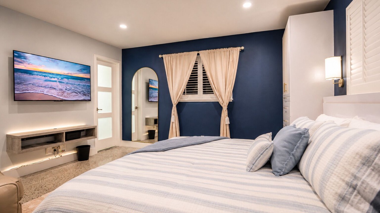 Photo of Bedroom in North Central Hollywood