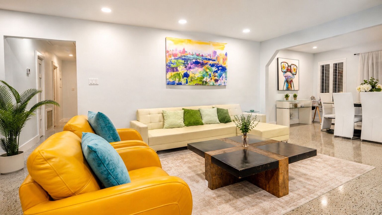 Photo of Livingroom in North Central Hollywood