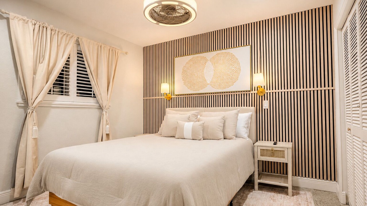 Photo of Bedroom in North Central Hollywood
