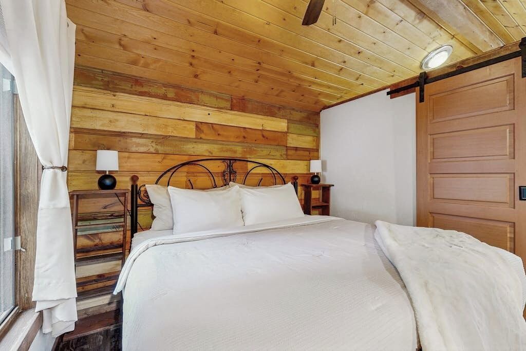 Photo of Bedroom in Woods Bay
