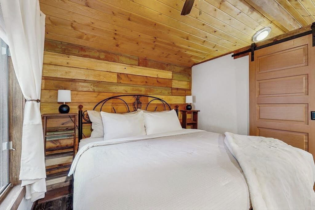 Photo of Bedroom in Woods Bay
