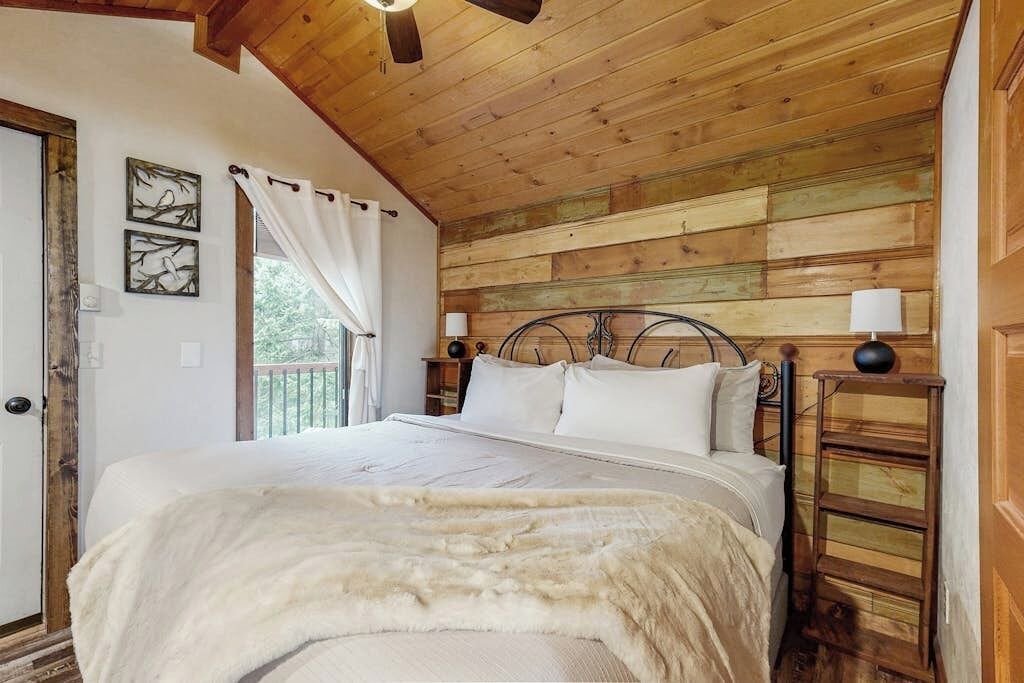 Photo of Bedroom in Woods Bay