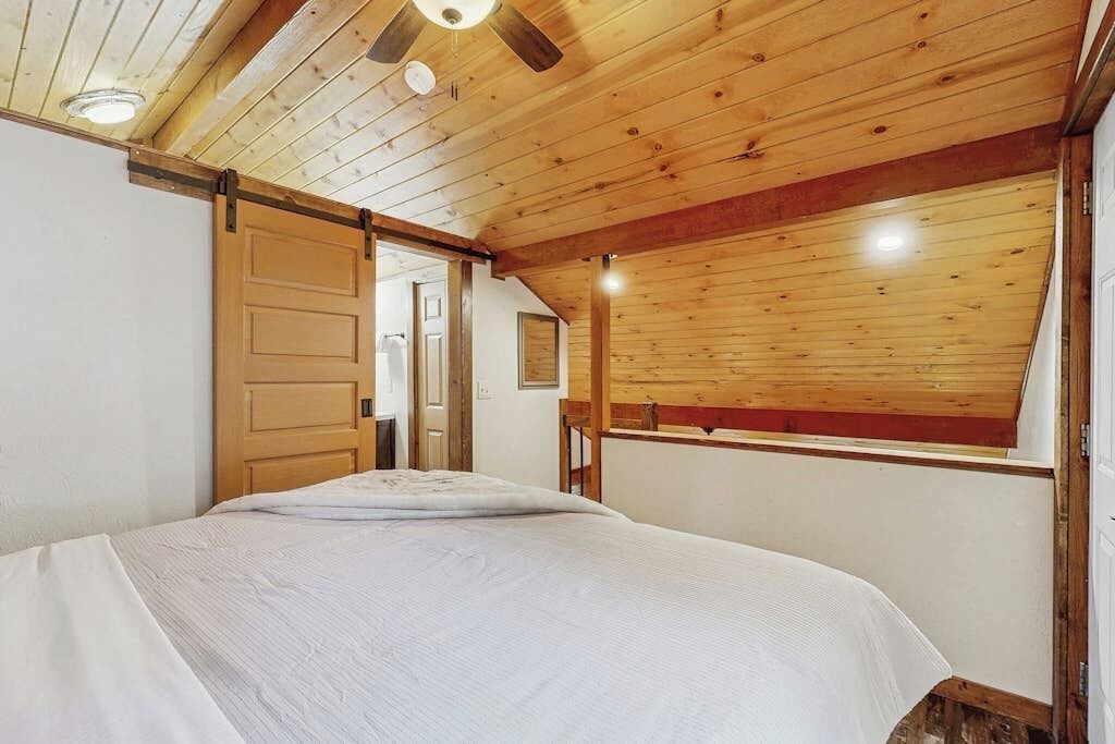 Photo of Bedroom in Woods Bay