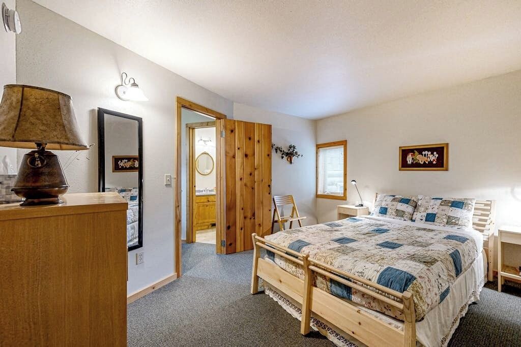 Photo of Bedroom in Lakeside
