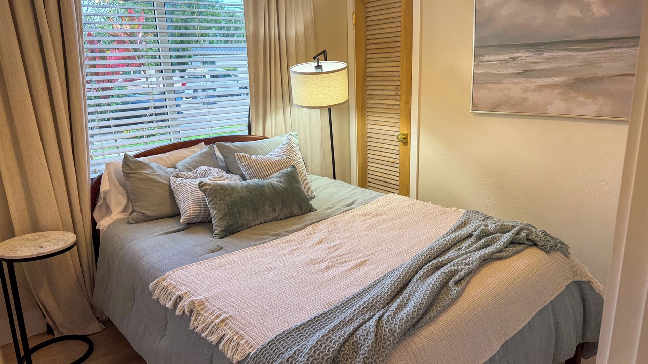 Photo of Bedroom in North Central Hollywood