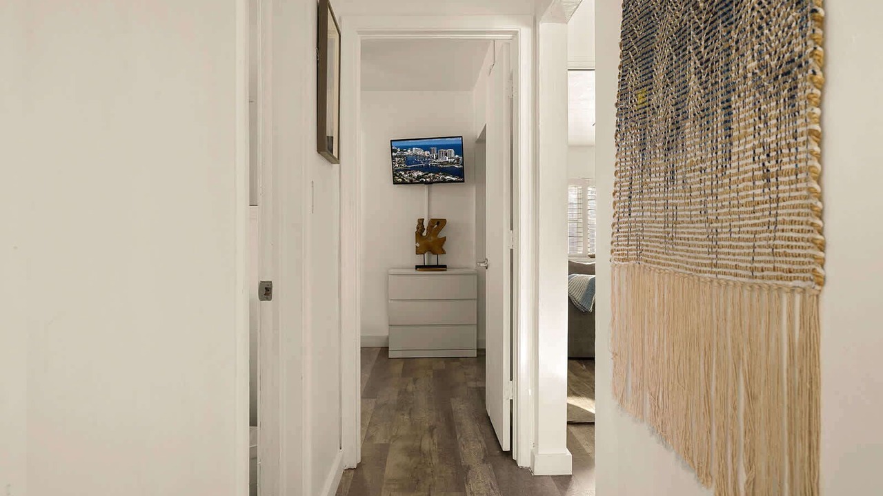 Photo of Bedroom in Lauderdale Beach