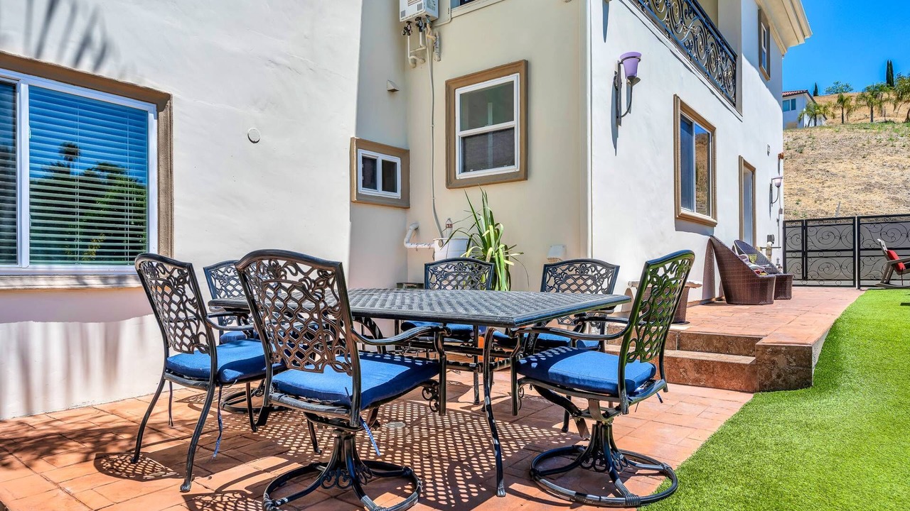 Photo of Outdoor in Woodland Hills