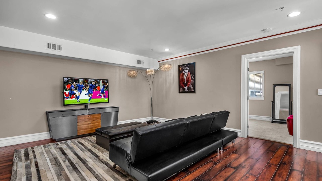 Photo of Bedroom in Woodland Hills