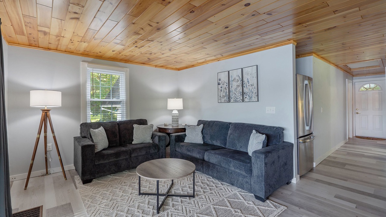 Photo of Livingroom in West Eaton