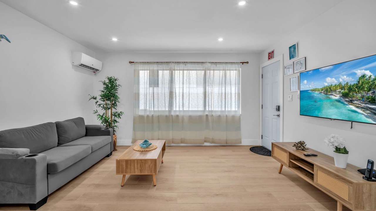 Photo of Livingroom in North Beach