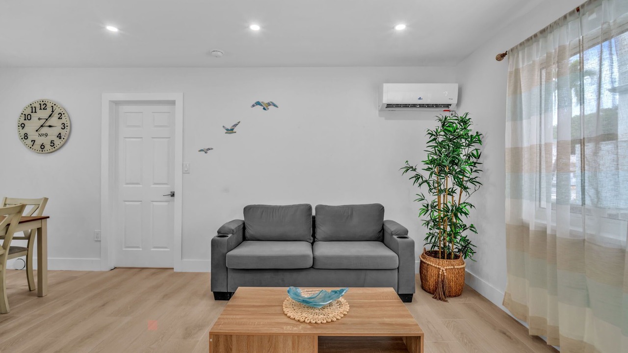 Photo of Livingroom in North Beach