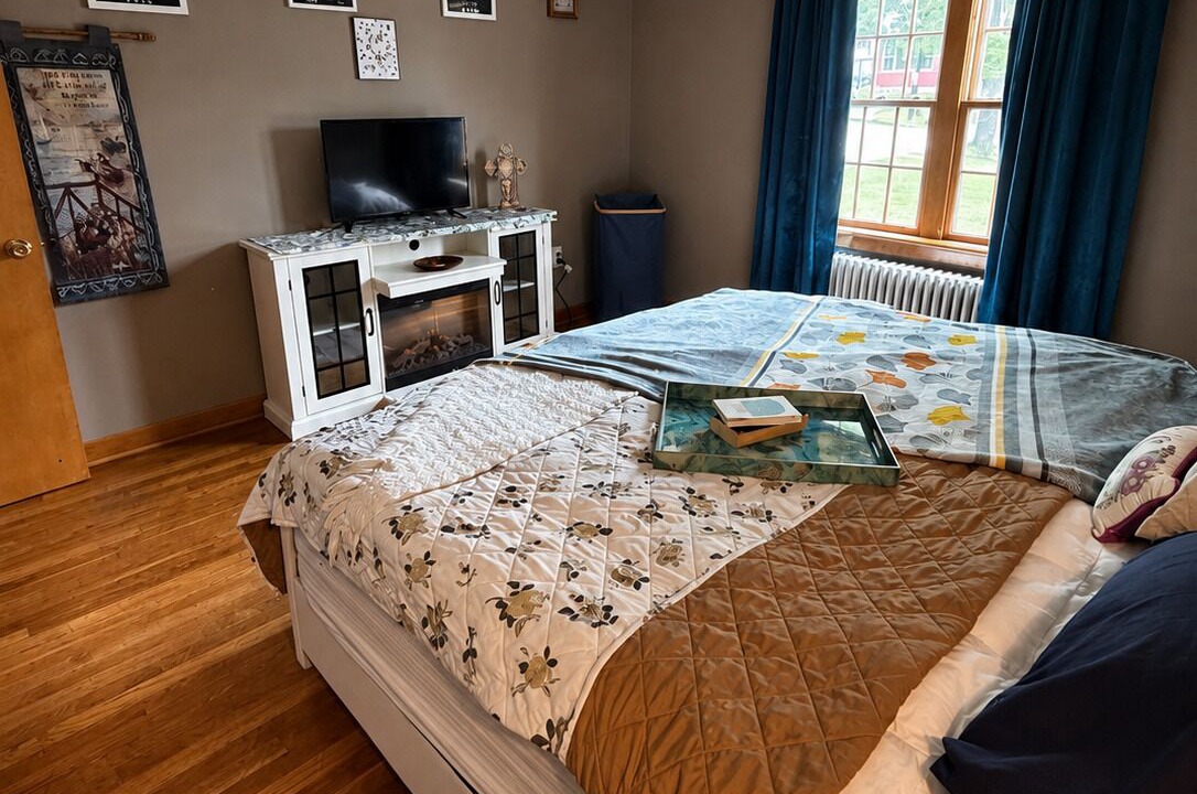 Photo of Bedroom in Southmont
