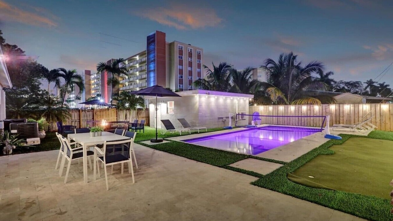 Photo of Outdoor in Hallandale Beach