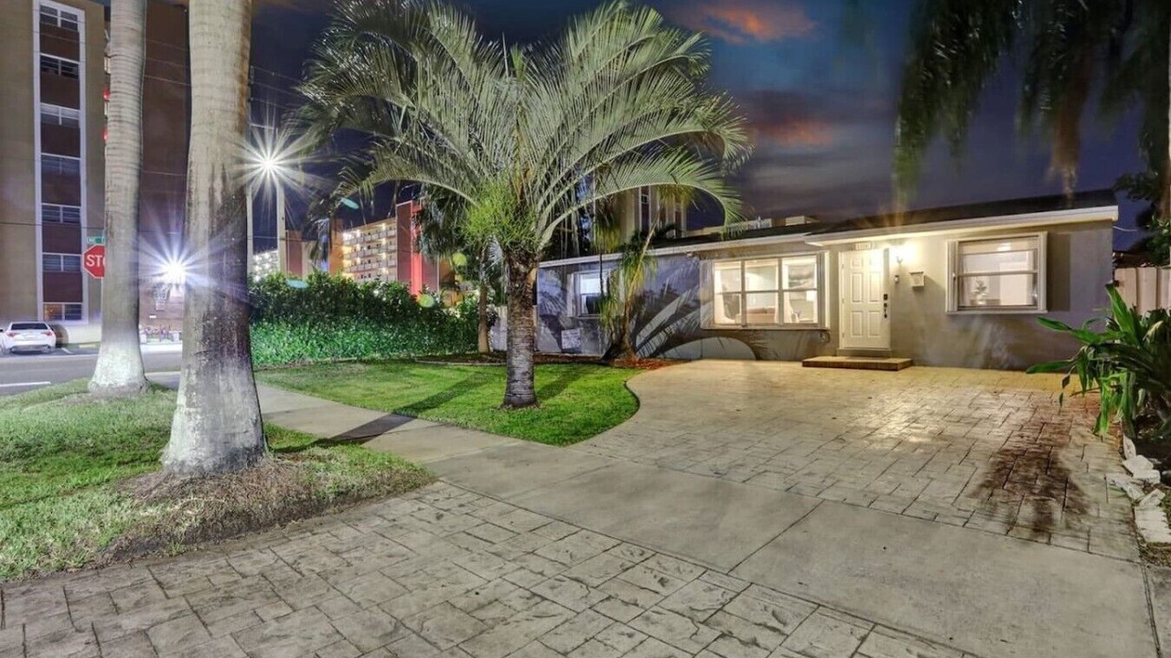 Photo of Outdoor in Hallandale Beach